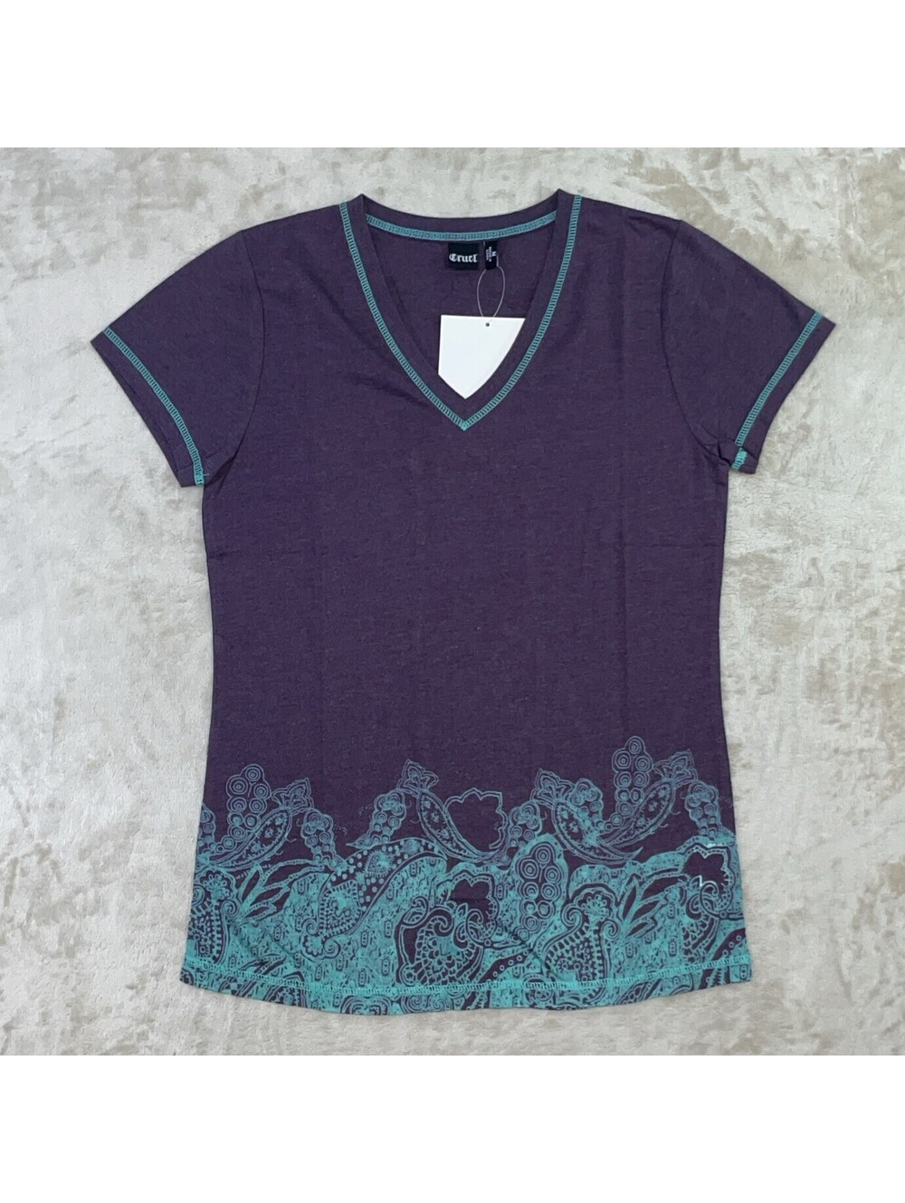 Cruel Girl Purple Paisley Graphic Print V-Neck T-Shirt Women’s Medium NWT!